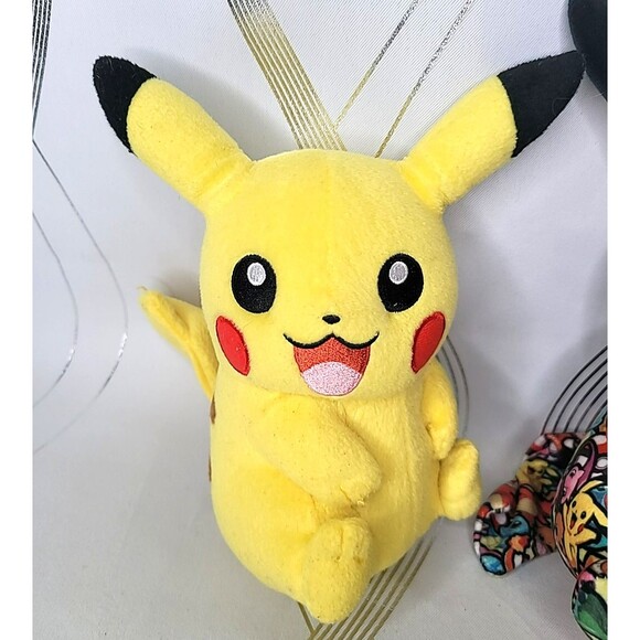 Lof of 3 Pokemon Pikachu - Graffiti Pikachu, Christmas Ornament & 2015 Tomy Toys - Picture 11 of 15